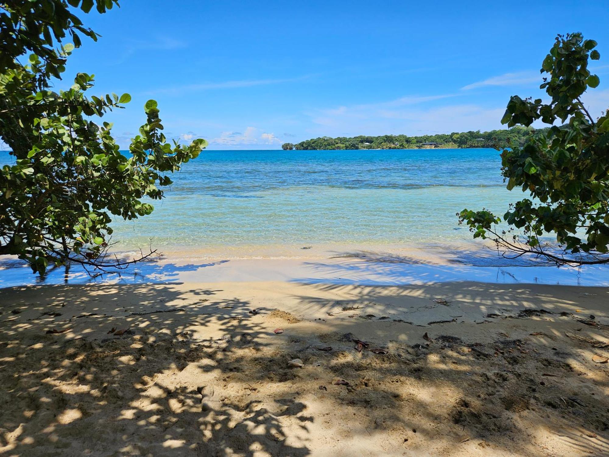 Drago Beach House - Private Beach Бока-дель-Драго Экстерьер фото